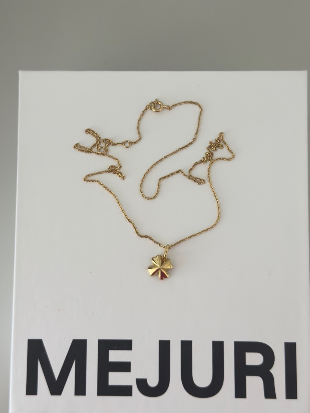 Mejuri Gold Clover Pendant Necklace FEELING LUCKY CHARM